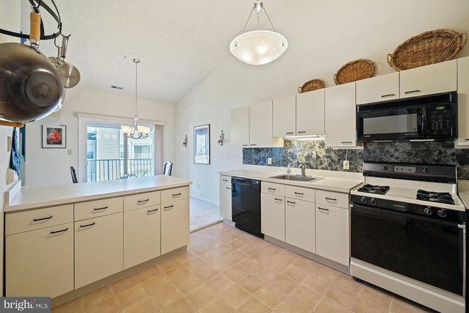 Kitchen - Furnished room-Talon Ct-Lawrenceville Condo