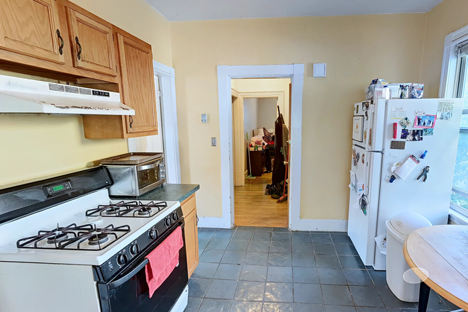 Call NOW for showings! 617-236-8550 - MASS AVE - *NO FEE* HUGE 4BR W/ OFFICE OR 5BR FOR *9/1/2025* W/ LNDRY IN BLDNG, 2 PRKNG, PORCH! Apartments