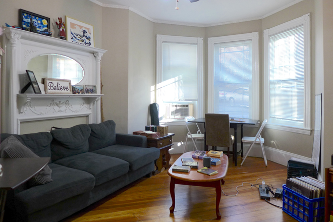 bostonrealtyonline.com - Spacious Renovated Six Bed Two Bath on Mission Hill Apartments