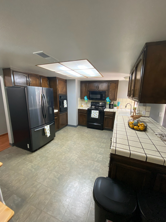 kitchen - quiet, spacious, furnished rooms for rent House