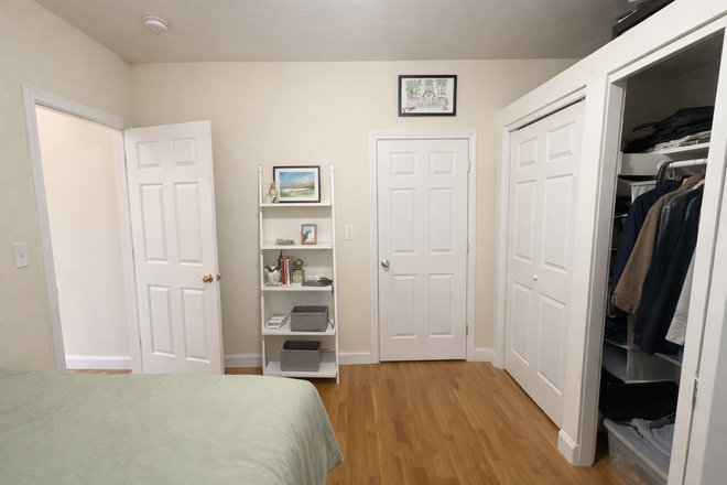 . - BEAUTIFUL 1 BED, HEATING INCLUDED, NO BROKER FEE! Apartments