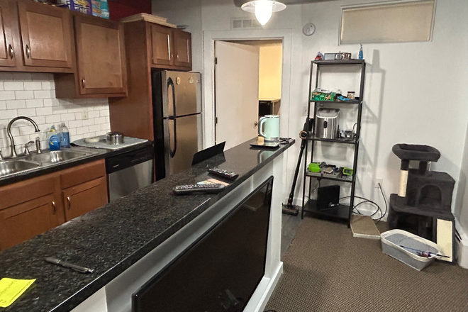 Large flatscreen TV and refrigerator - Sterling Boulder Apartments, Right off of Kittredge