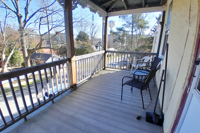 DECK overlooks Darlington St - 202 PRICE ST- WCU 1 BLOCK- 2nd floor. Sunny, hardwood floors. RENT incl HT&HW, EZ parking. APT $2040