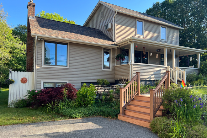 Front view of house - Private Home with Beautiful Yard
