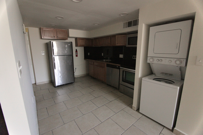 Kitchen - OCP - 3 Bed 3 Bath With Private Patio Close To Campus Apartments