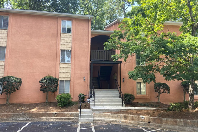 External View - Cute 2-bed 1-bath condo close to Emory, VA, CDC,  W/D in unit