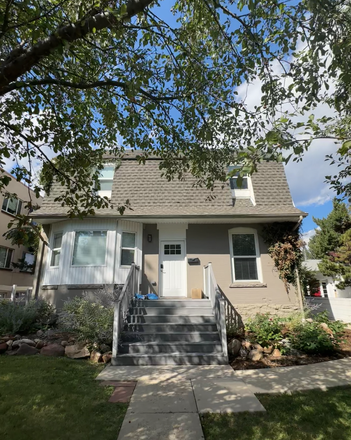 Front of the House - LOOKING FOR A JAN 2025 SUBLET IN MY 10 BEDROOM HOUSE NEAR THE HILL