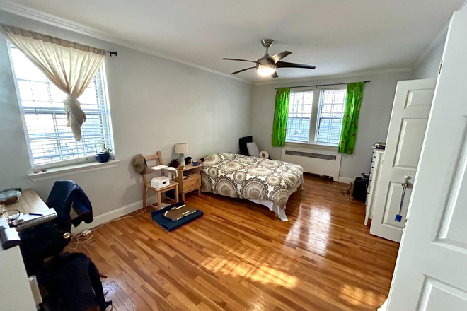 Bedroom - Room in 2bd/1bth on C line, close to BU, Coolidge Corner for 6/1 move-in!