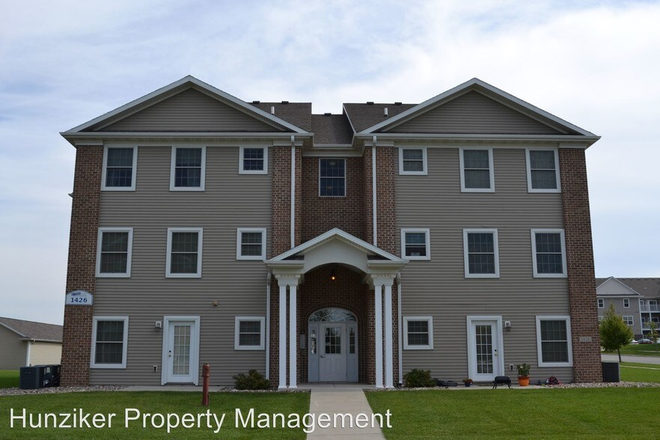 Outside Street View - Private Room Available at Oak View Apartments – West Ames