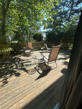 Back deck - Cheerful  home