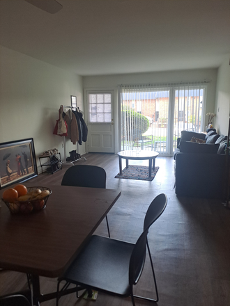 Living Room - 1b1b Summer Sublet at Oxford Hill (MSC)
