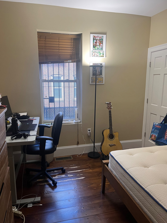 Bedroom - Apartment Close to Campus