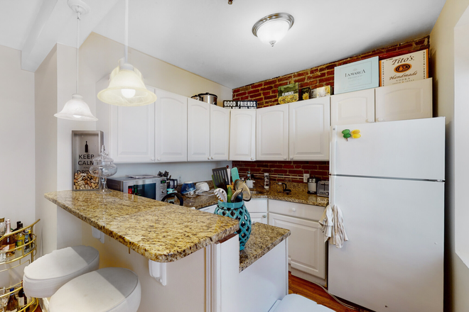 Call NOW for showings! 617-236-8600 - PRINCE ST - DELUXE 3BR FOR *9/1/2025* IN NORTH END W/ 2 BATHS, LNDRY IN BDNG, EXP BRICK, OPEN LAYOUT Apartments