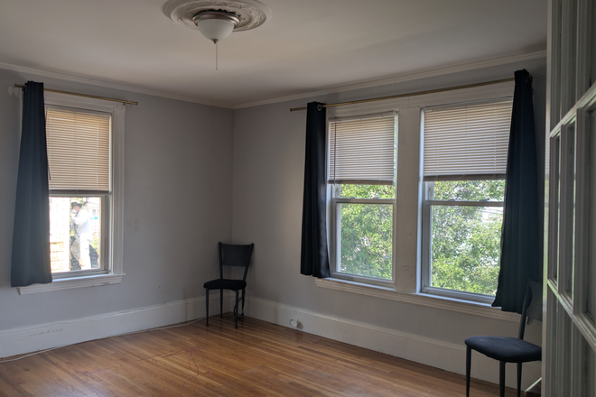 Large Bedroom 2 - Harvard Business School Location ~  Only 2 Large Rooms Remaining ~ $1100 and $1175 Townhome
