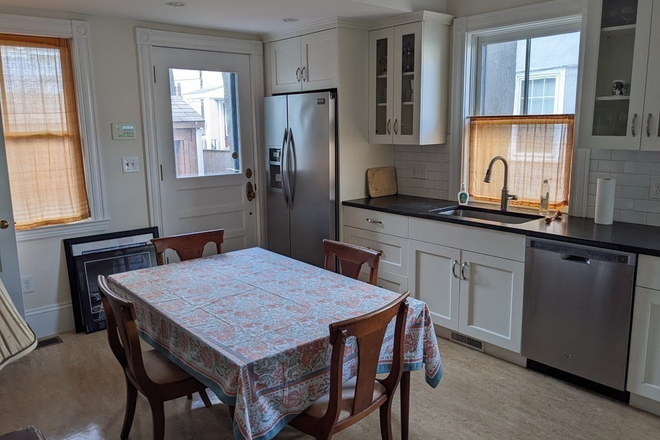 Kitchen - Mid Cambridge between Harvard, MIT, Inman and Central - Large 1 Bedroom