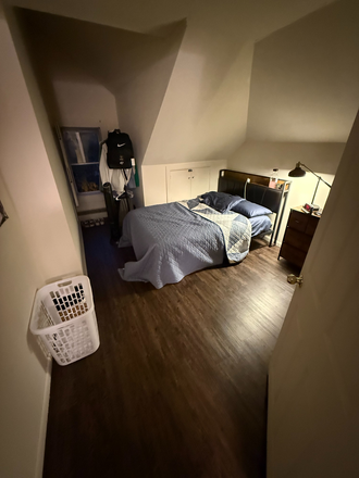 Bedroom 1 - Prime Location 3 Person Apartment (2-3 ROOMS AVAILABLE)