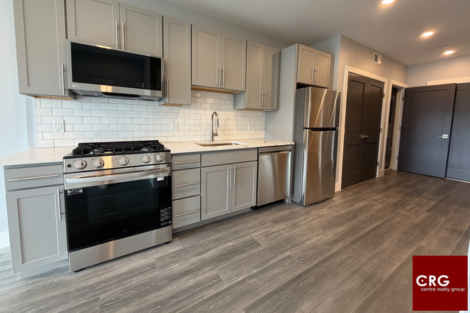kitchen - *NO BROKERS FEE!* Stunning 1 Bed+Den / 1 Bath w/ LAUNDRY IN UNIT! Roof deck! Apartments