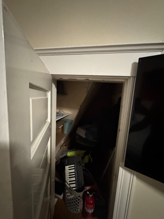 Extra closet for storage - 203 Lyon Street - House 5 minutes from campus, 3 bed 1.5 bath