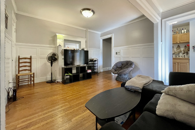 living - LOCATION!! HUGE 3 BED, HEAT/HOT WATER INCLUDED!! NO BROKER FEE! 9/1/26!