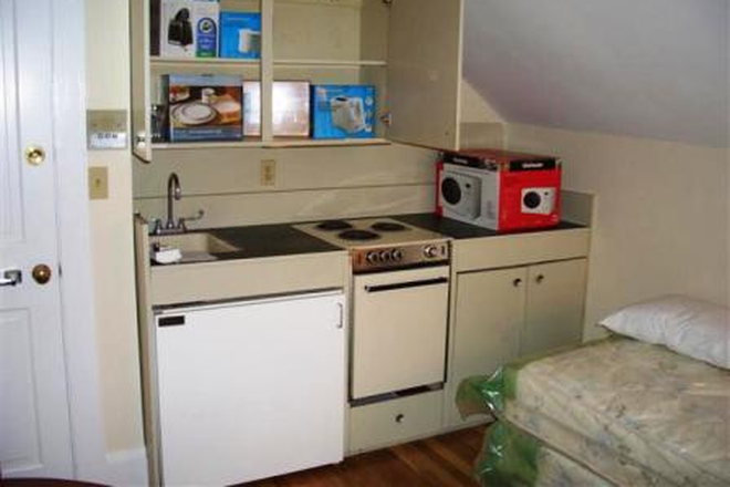 kitchen - 27 William St Apartments