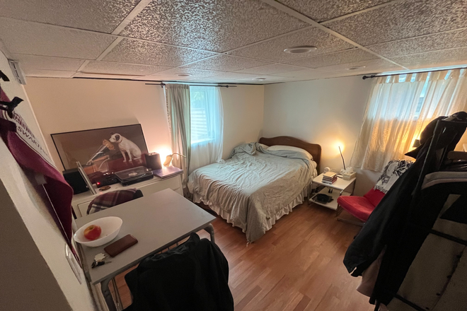 Bedroom - Furnished room in shared home for PU affiliate only-Valley Road-Princeton