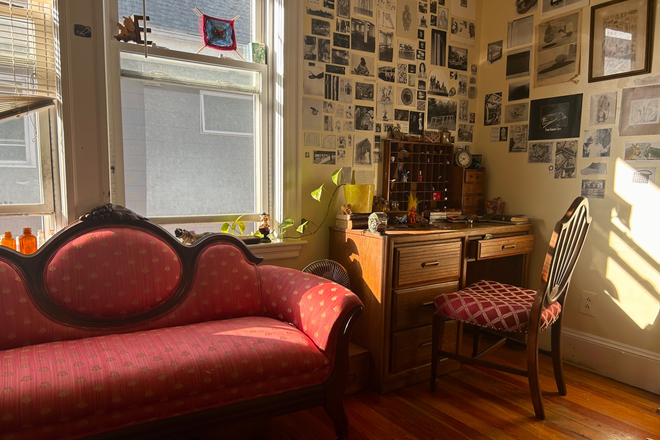 Bedroom - Spring Sublet available - close to campus
