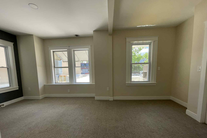 Bedroom 1 - 3BR apt-Nassau St-Princeton