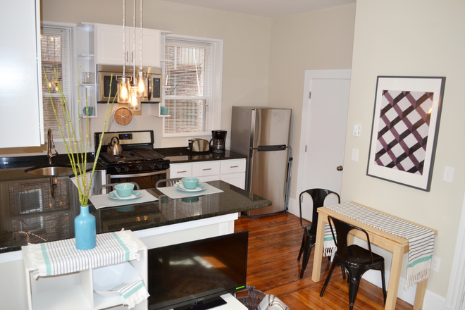 . - 2 BED 1 BATH IN NORTH END* AVAILABLE 9/1/25 Apartments