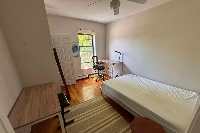 Bedroom - June - August 2025 Sublet $1580/mo, Rooftop and In Apartments Unit Washer/Dryer