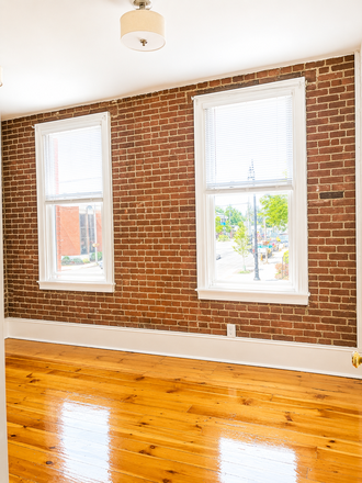 large bedroom - Flex start dates 8/1,8/15 2026 utilities included! 3 bedroom gorgeous apt.