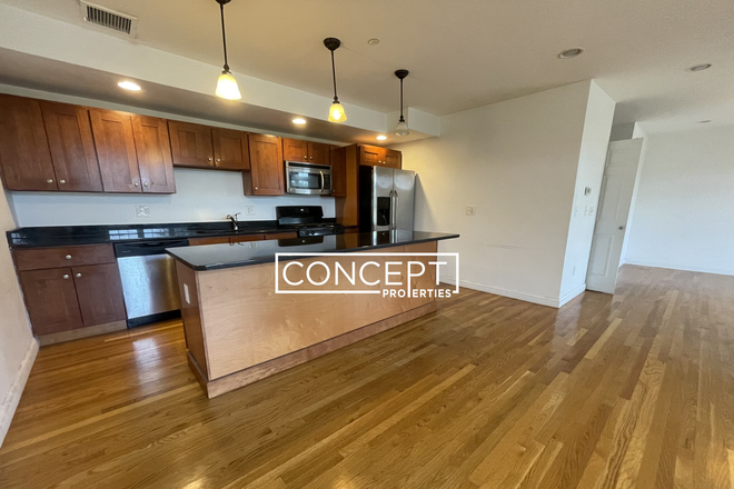 63A Circuit St - [Room Rental] Room w/ private bathroom in a 6beds/6 baths [9.1.2025 - Females only] Apartments