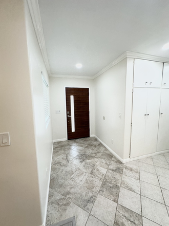 Entry Way - Single Family House For Rent - Very Close to UCR