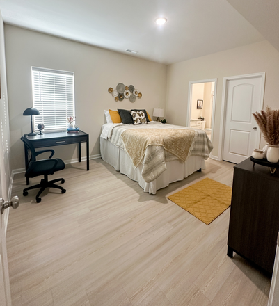 Bedroom - Charlton Farms Luxury Student Housing House