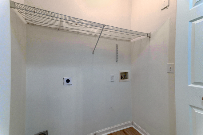 Closet - Mira Vista Condominiums