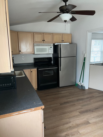 Eat in kitchen - Single Family Home near Wayne, Campus, and R5