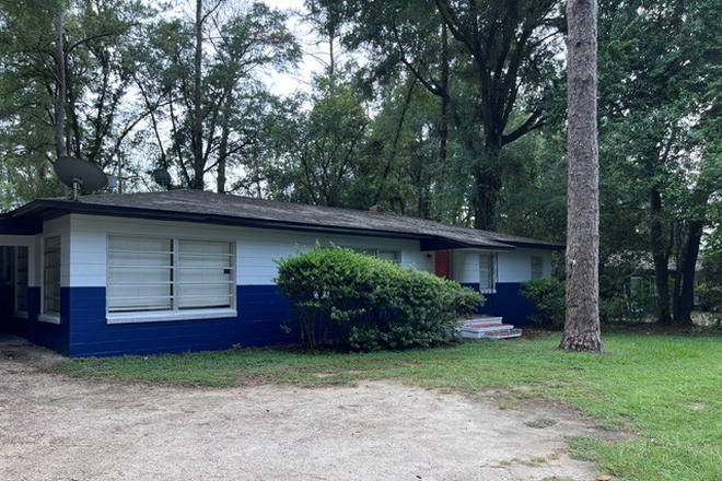 Front of House - Fully Renovated Home/Partially Furnished Near Stadium, Law School, Bus