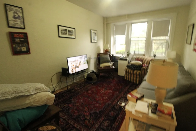 Room for rent - 1 bed available close to BC and BU