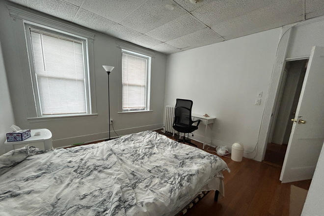 Bedroom 2nd angle - Hemenway 1 Bedroom in 3 bed 1 bath, Summer 1 and 2