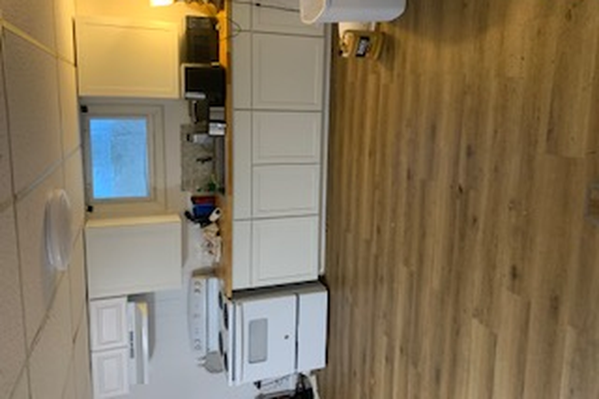 kitchen 2 - Newly renovated 7 Bedrooms  3 floors, 2 kitchens minutes from campus House
