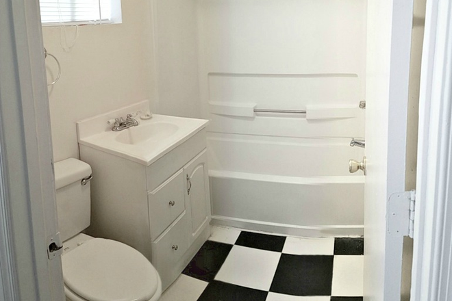 Bathroom - (ODUrent) 1312 West 42nd Street House