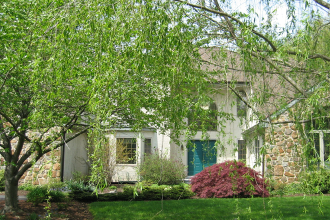 Street View - Large Basement Efficiency in Private Villanova Home