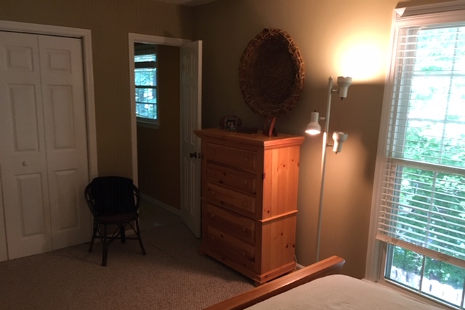 bedroom - Private wooded townhouse near Emory, VA, and the CDC