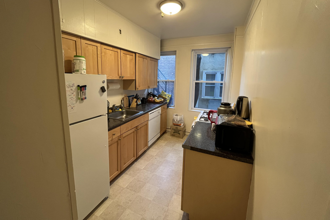 Kitchen - BRIGHTON 3 BED CLOSE TO BC  09/01 COMMONWEALTH AVE Apartments