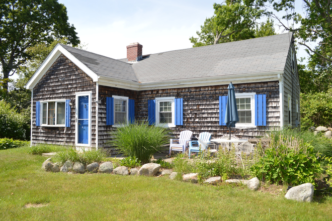 Outside of house - 107 Angell Rd, Narragansett House