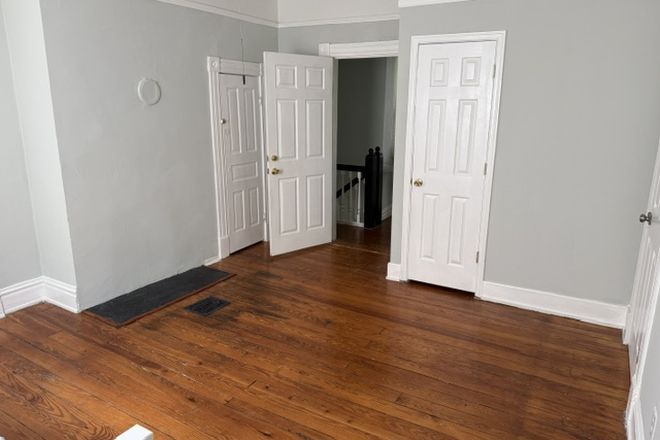 Bedroom Available (3rd angle) - Cozy room rent in a single family home, downstairs furnished.
