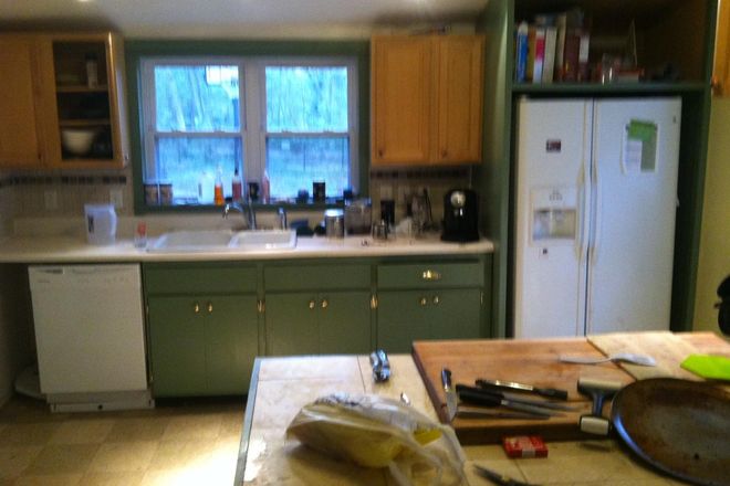 Kitchen - Large House Near East Campus