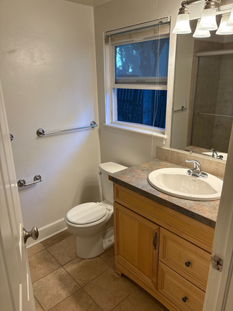 bathroom - PRIVATE - Blue Dream House