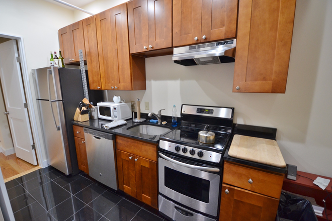 Kitchen - 4 Bed Available 9/1/26! *CONTACT NOAH 603-470-8181 Apartments