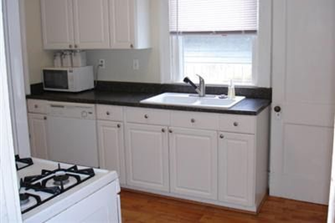 Kitchen - XU College House Realty