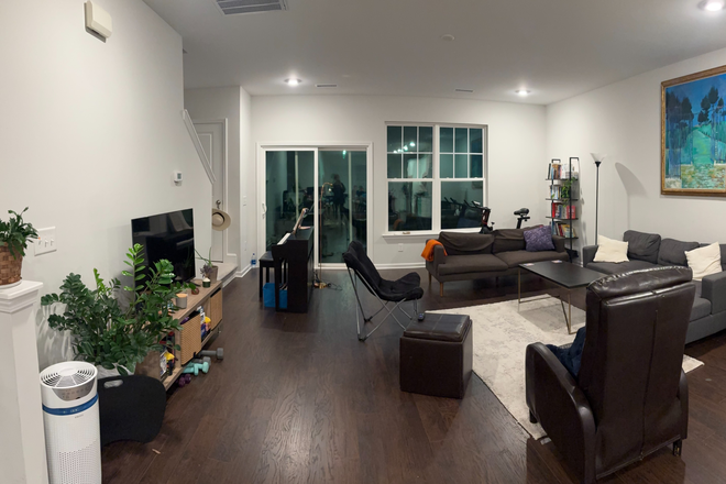 family room - Sundrenched & plant-ful townhouse with gym and indoor & outdoor pool access
